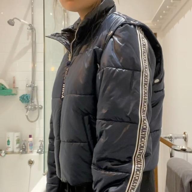 Juicy couture cropped puffer jacket Navy Depop