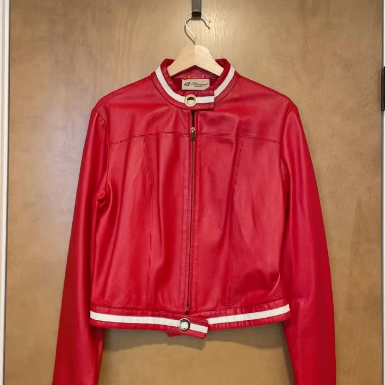 item listed by smallcloset_bigdreams
