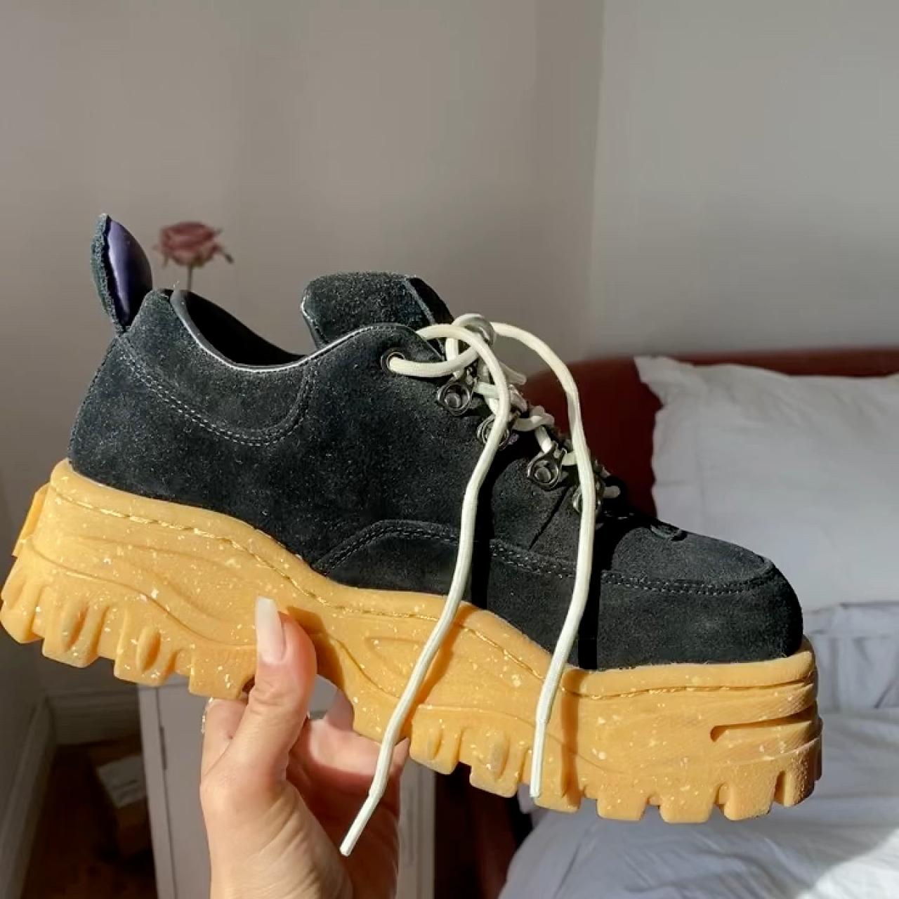 Angel hot sale suede eytys