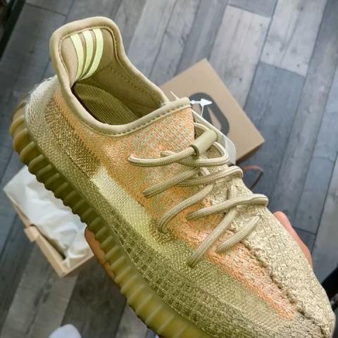 yeezy 350 v2 marsh on feet