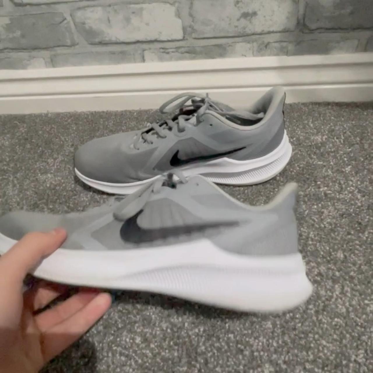 mens grey nike running shoes