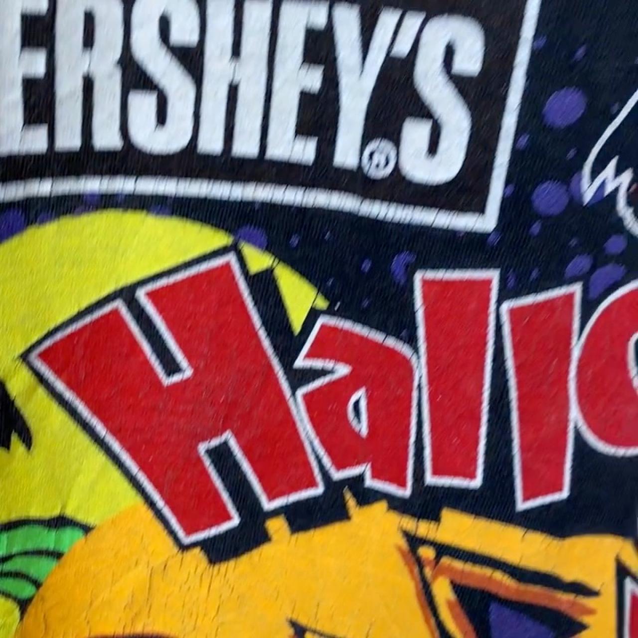 item listed by hallowteezy