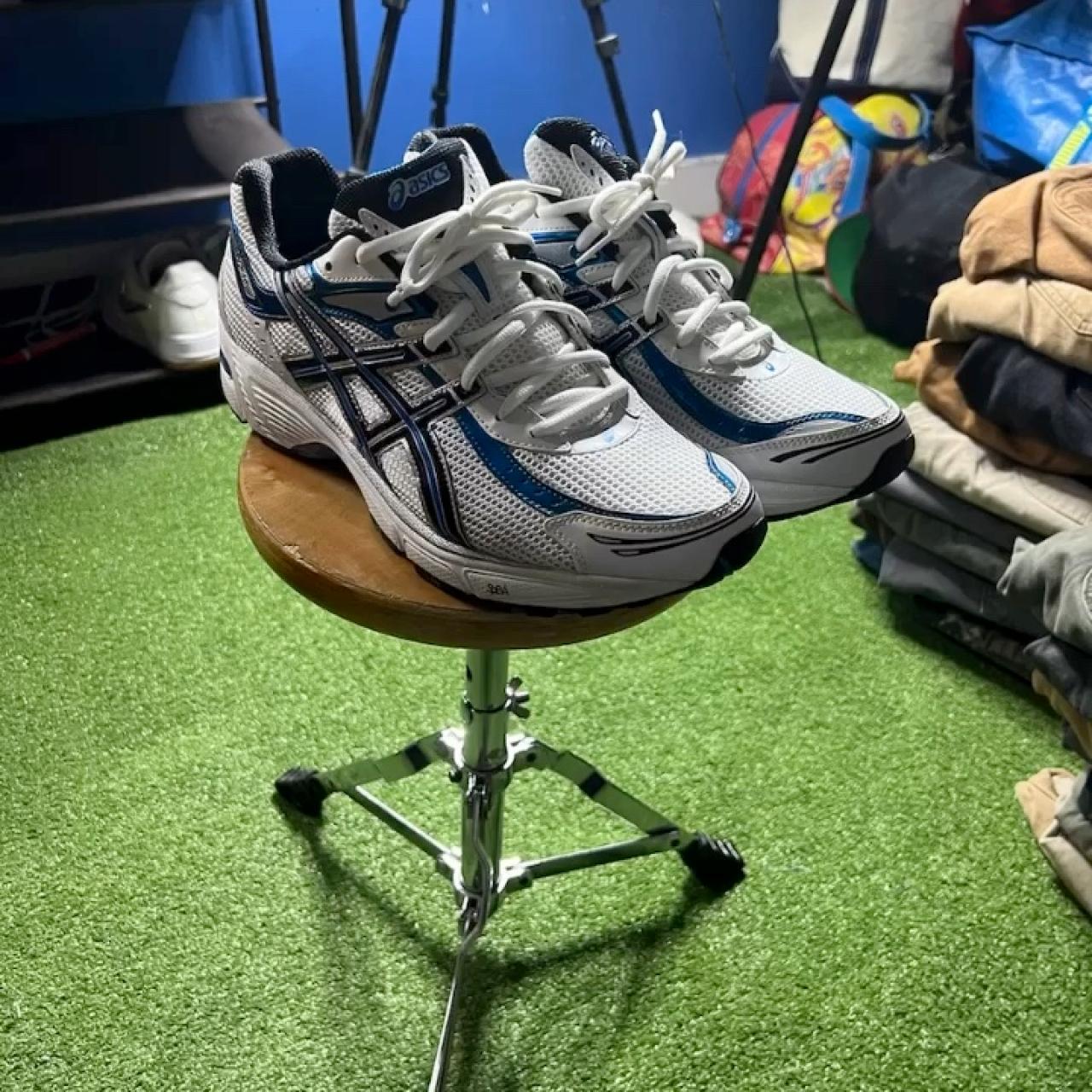 mens asics white trainers