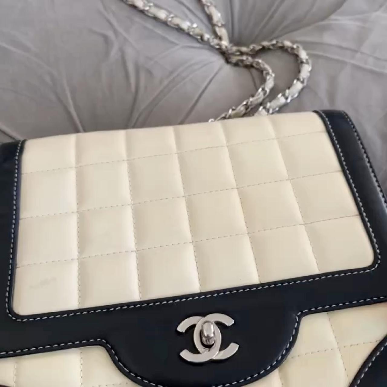 item listed by cldiva101