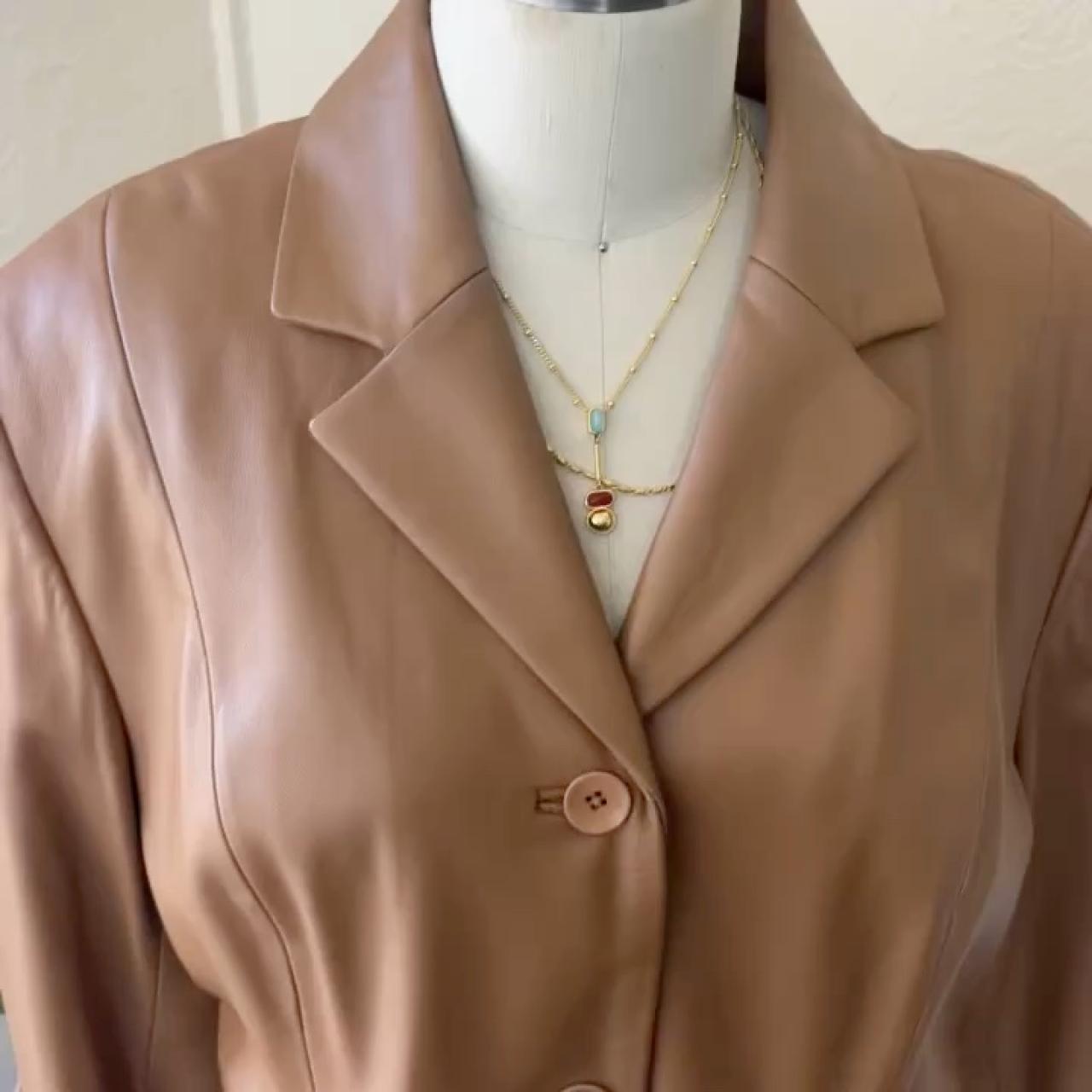 item listed by adriascloset111