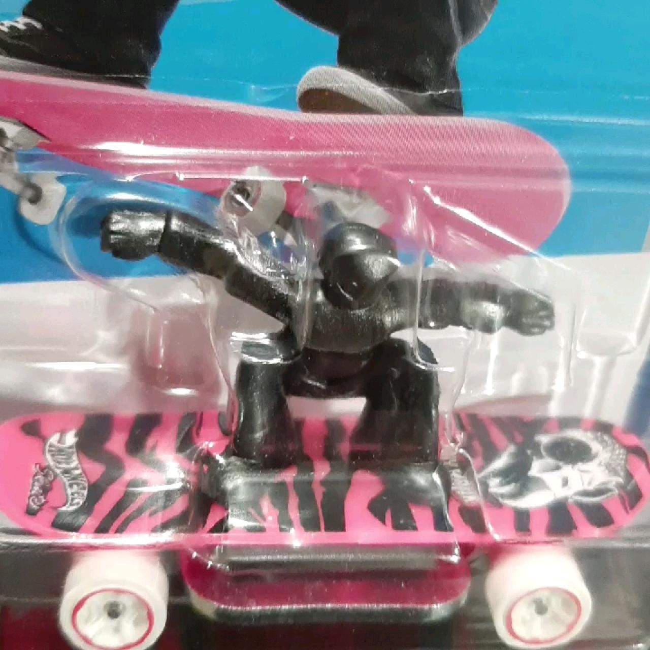  Hot Wheels - Skate GROM - HW Sports 1/5 - Pink - 2023