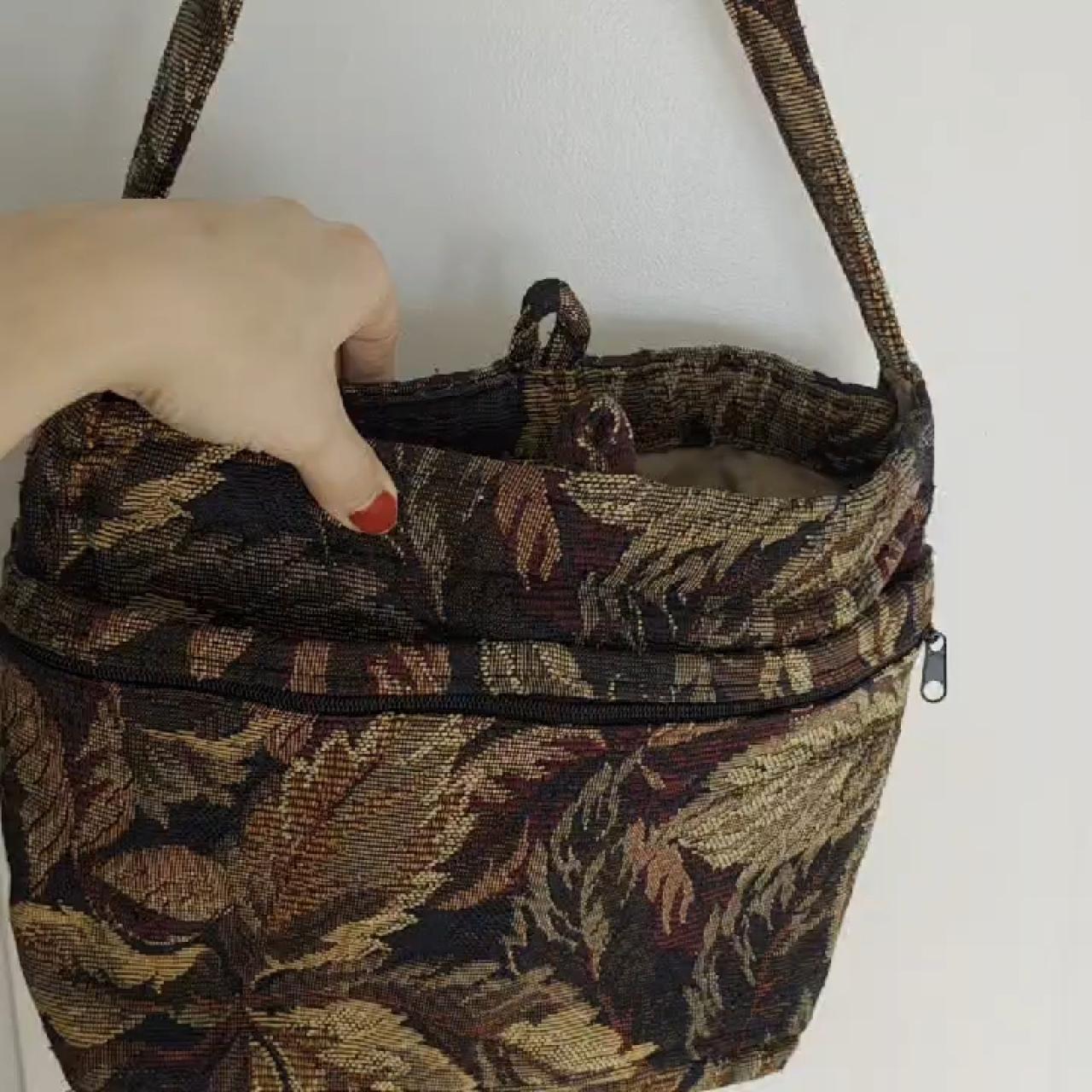 item listed by flashofash
