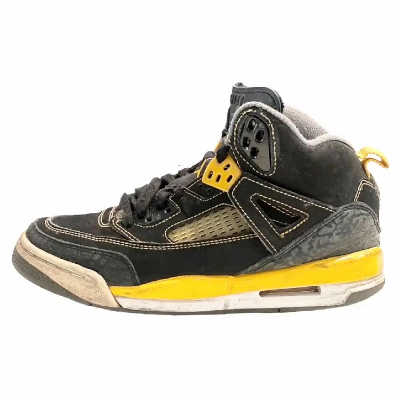 spizike black and yellow