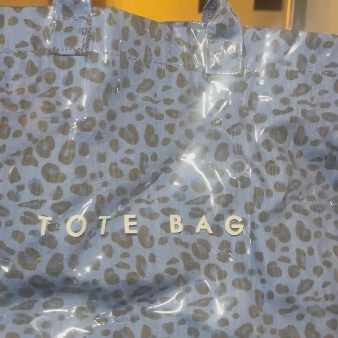 item listed by keytothecloset_