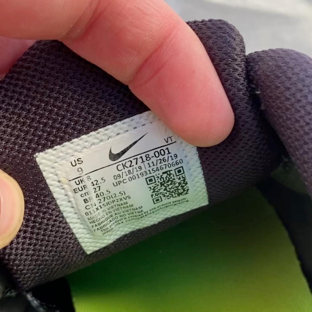 vapormax black with pink tick