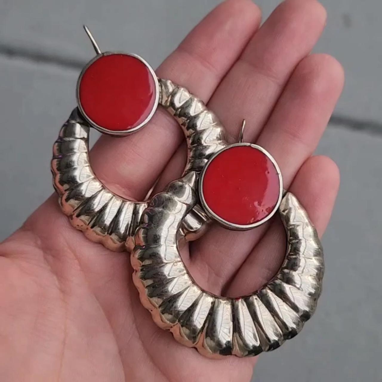 item listed by manipulatina