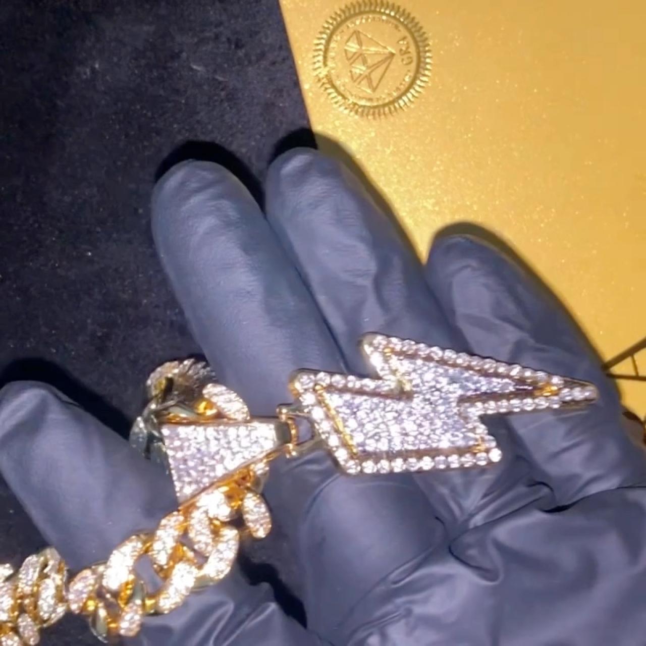 item listed by supaahotfyaa
