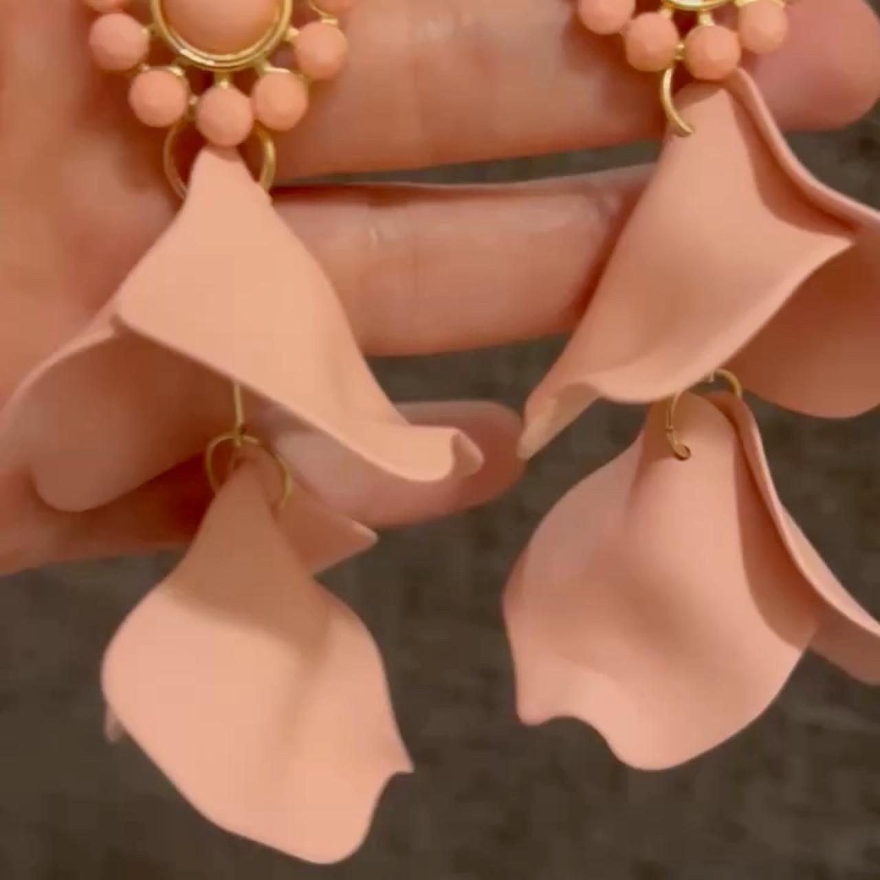 item listed by leoatlasjewelry