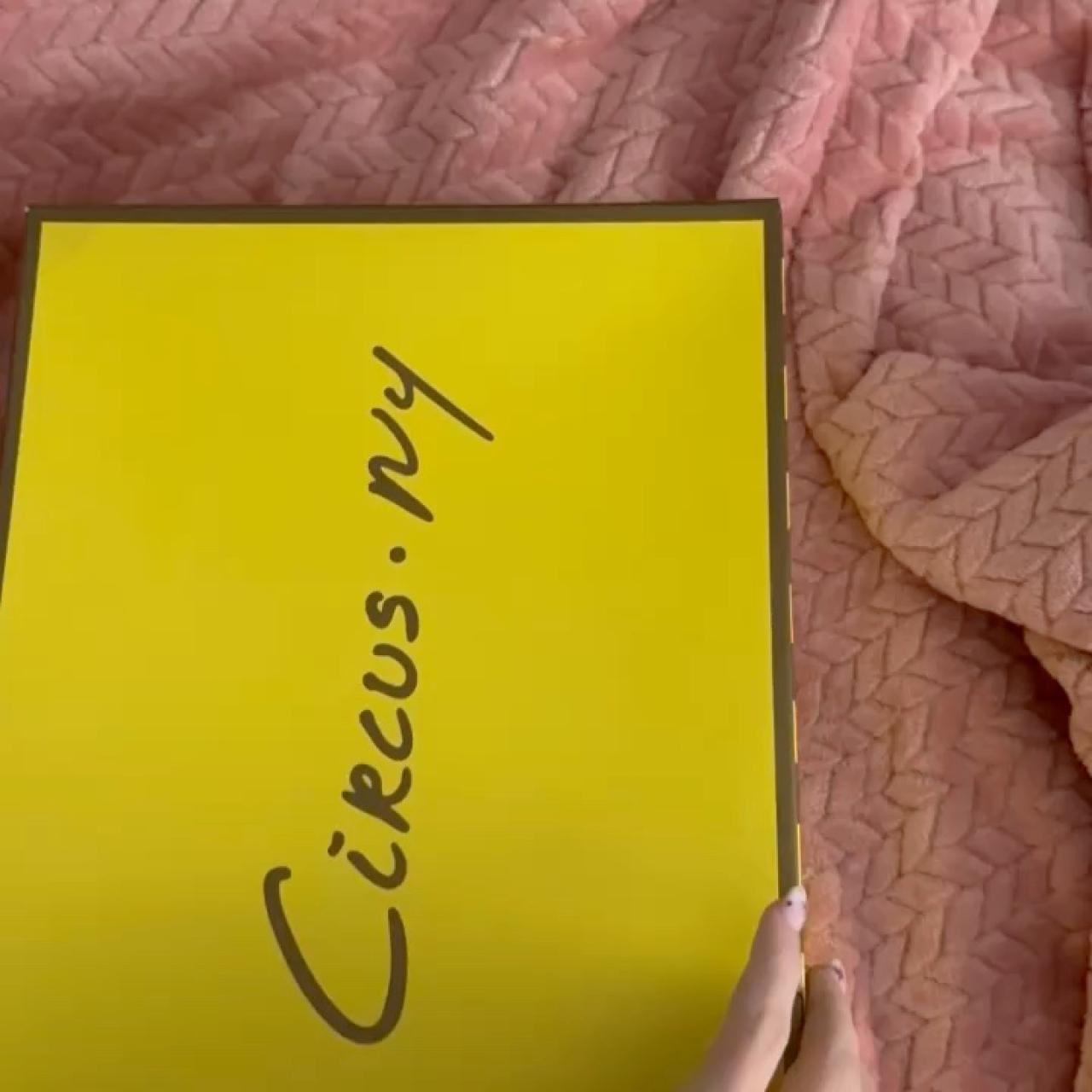 item listed by thebaeofbaes