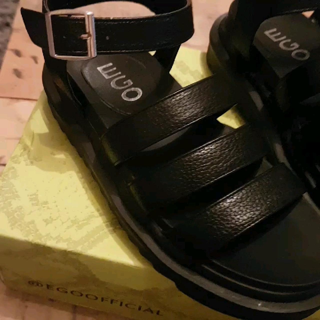 Clueless Chunky Sole Sandal In Black 