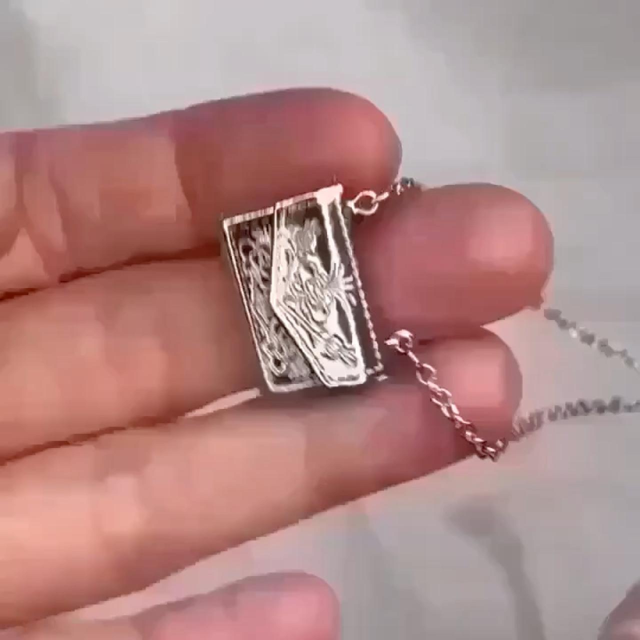 item listed by kellyssbs