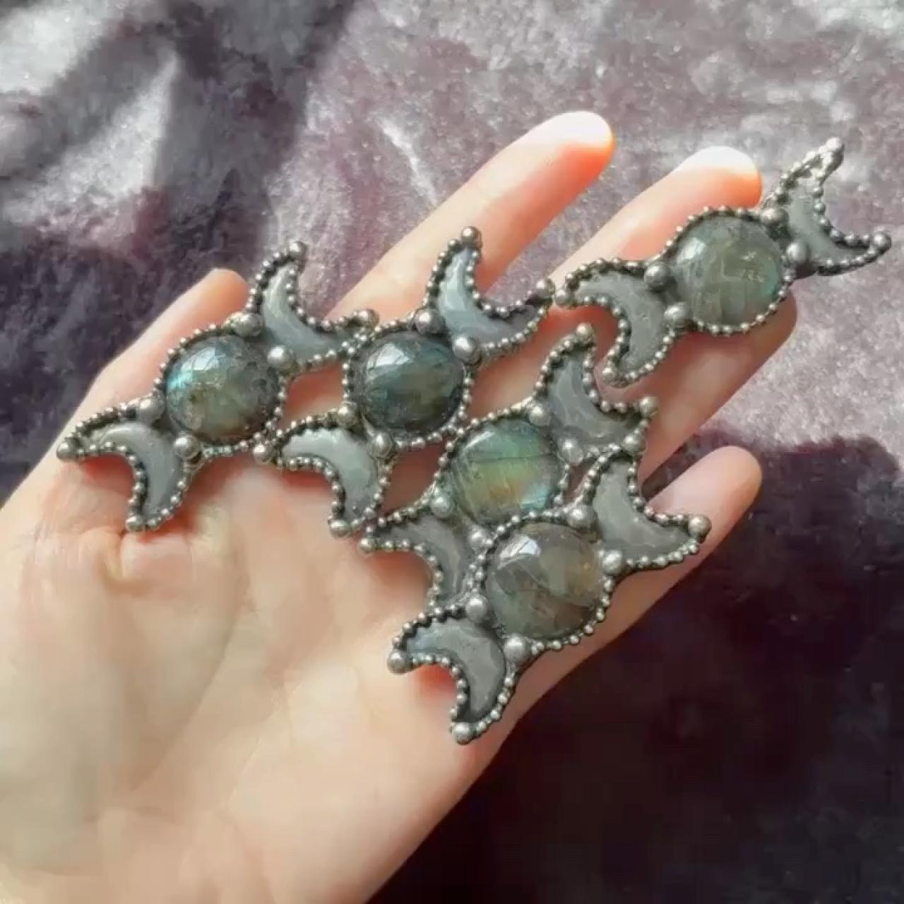 item listed by velvetbatzz