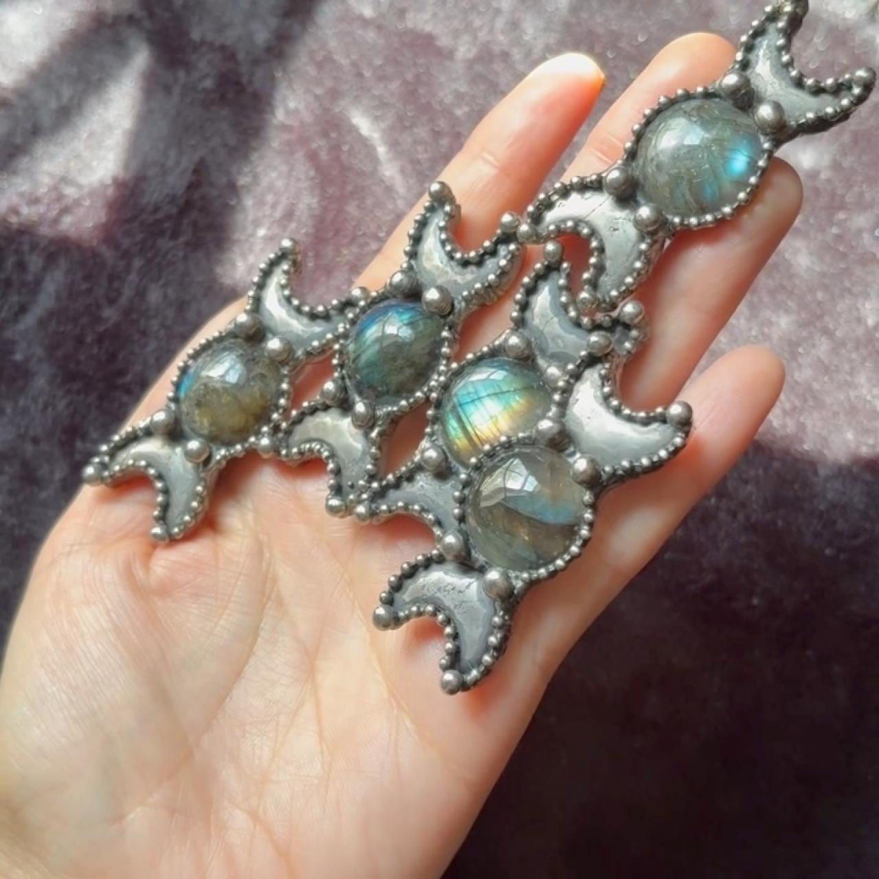 item listed by velvetbatzz