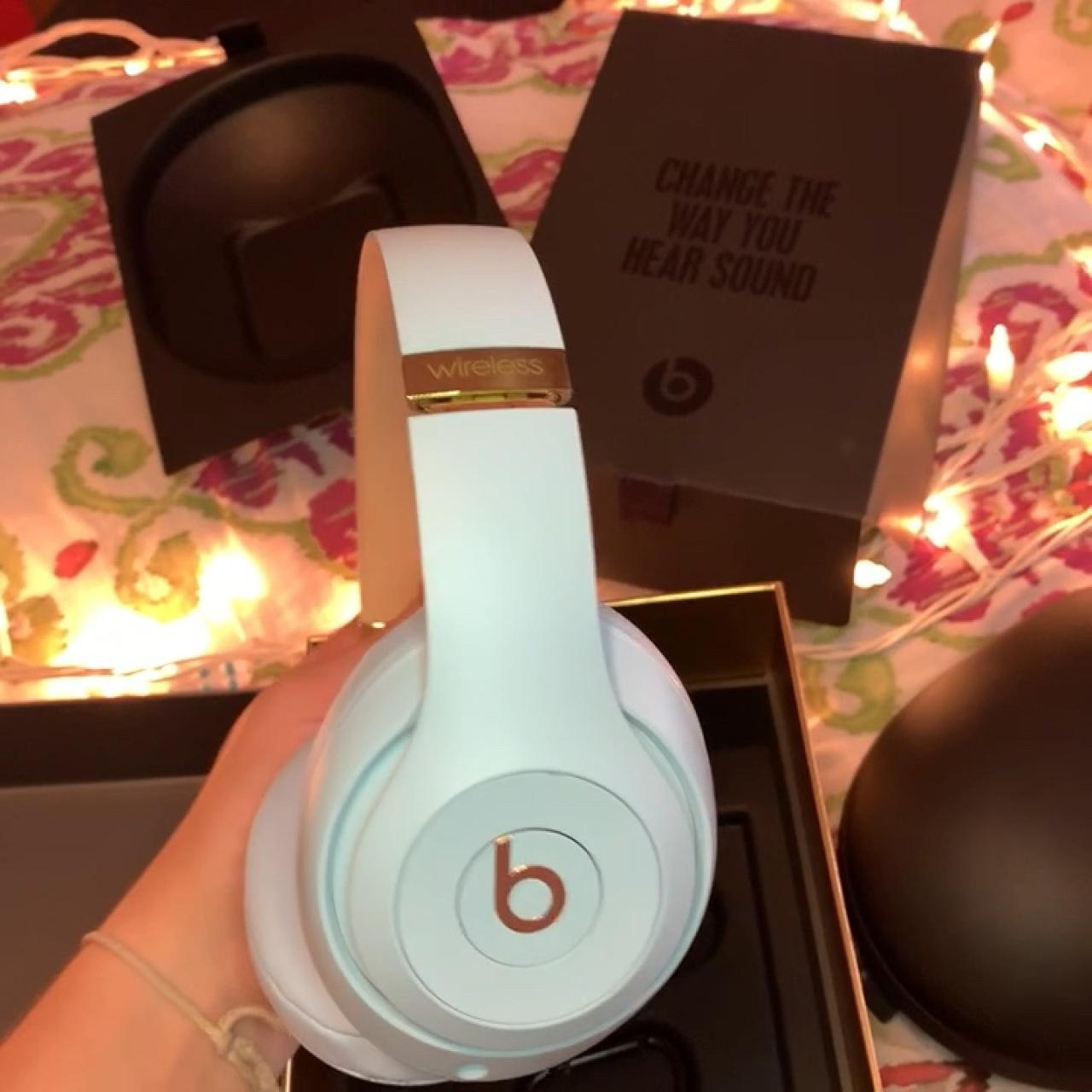 studio 3 beats crystal blue