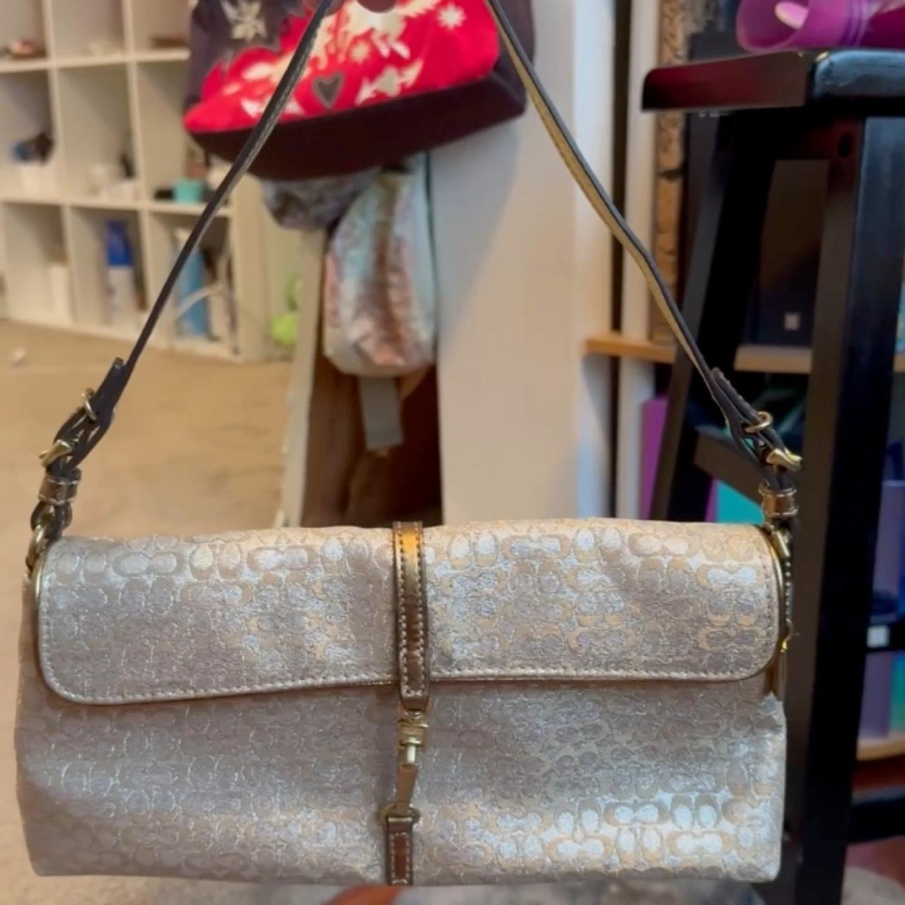 item listed by xx11uckystar