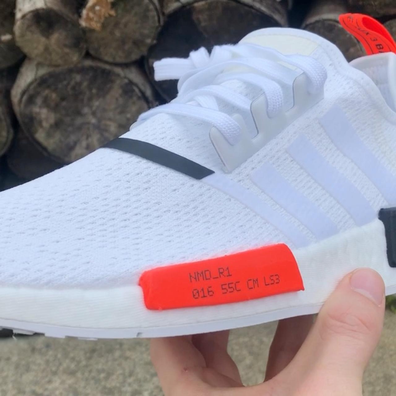 adidas nmd r1 serial pack cloud white