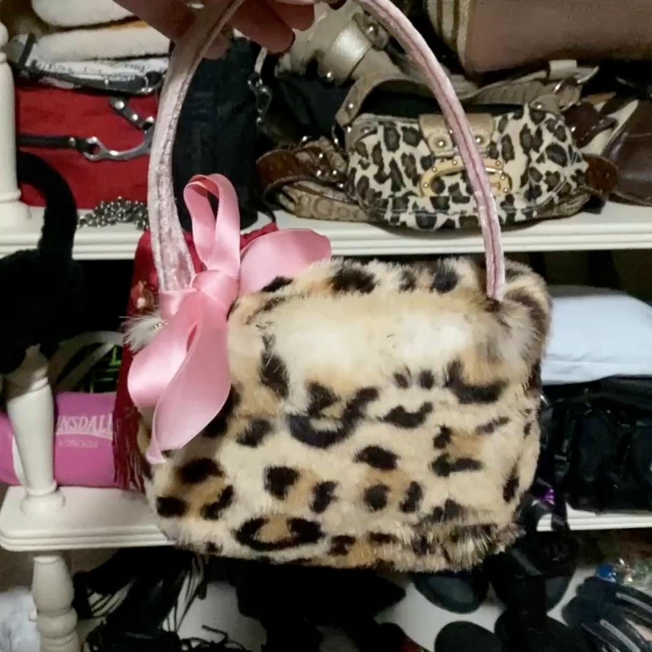 タグ付新品 BLUGIRL ブルガール BLUMARINE ブルマリン キャミ BLUGIRL - BLUMARINE 1990s small fur hand bag. | Depop