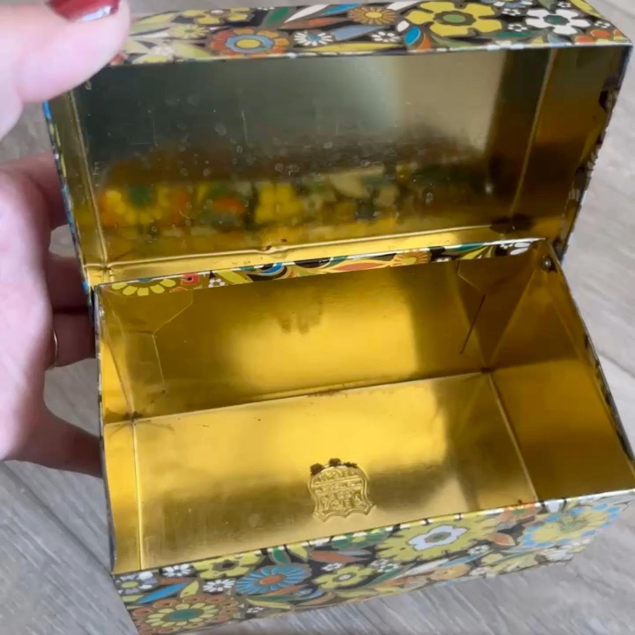 item listed by marciafrommars