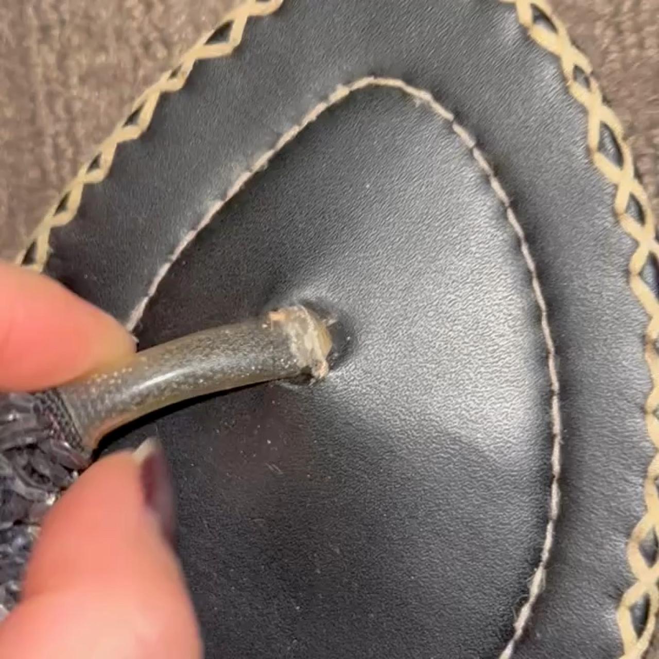 item listed by hollydayspreloved