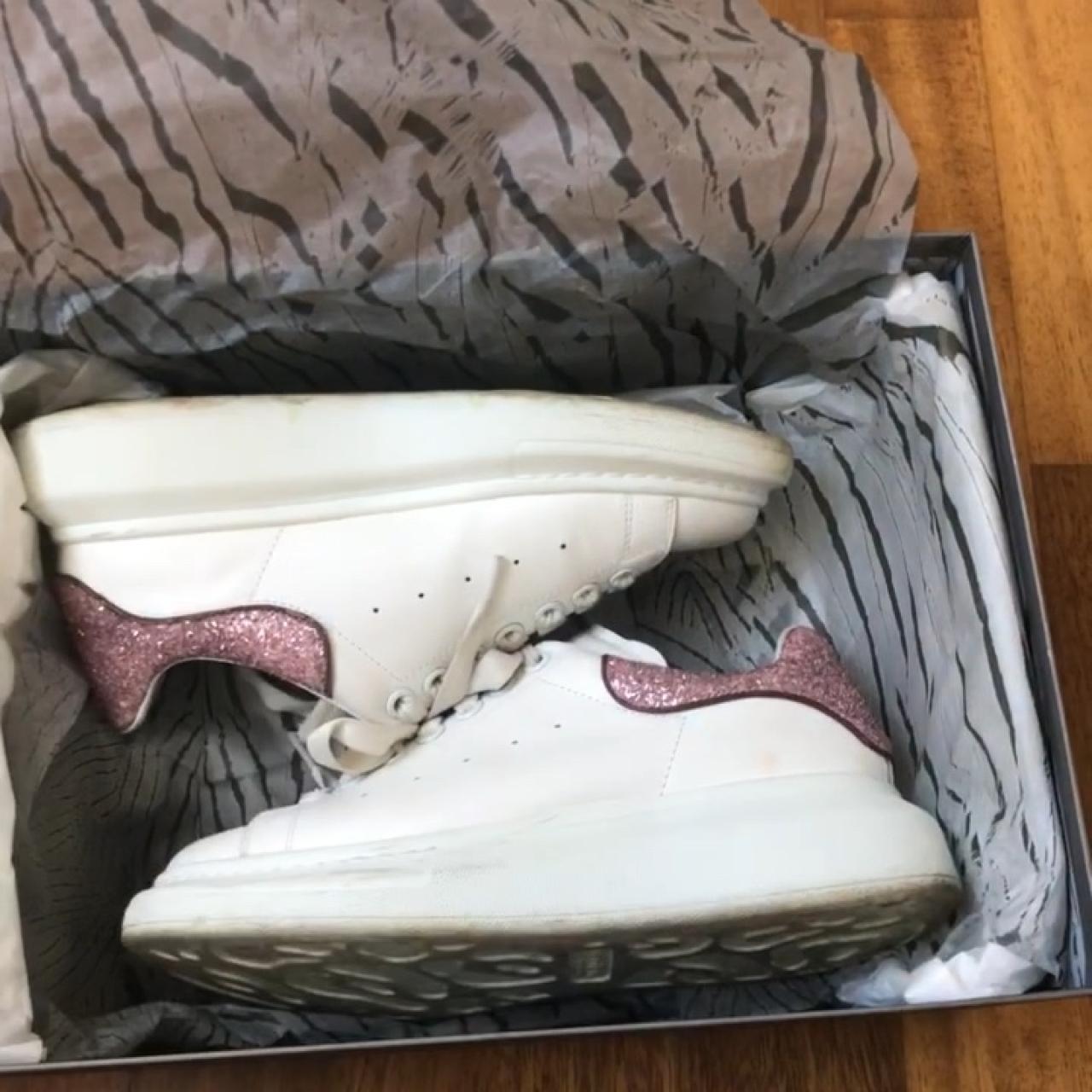 Alexander McQueen Sneakers allacciate in pelle - Depop