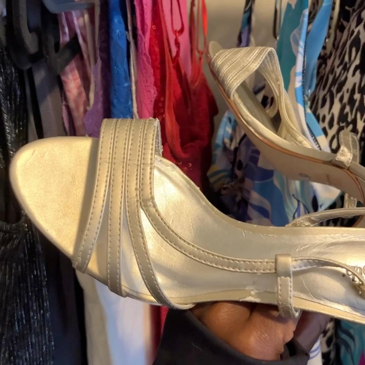item listed by y2kwazy