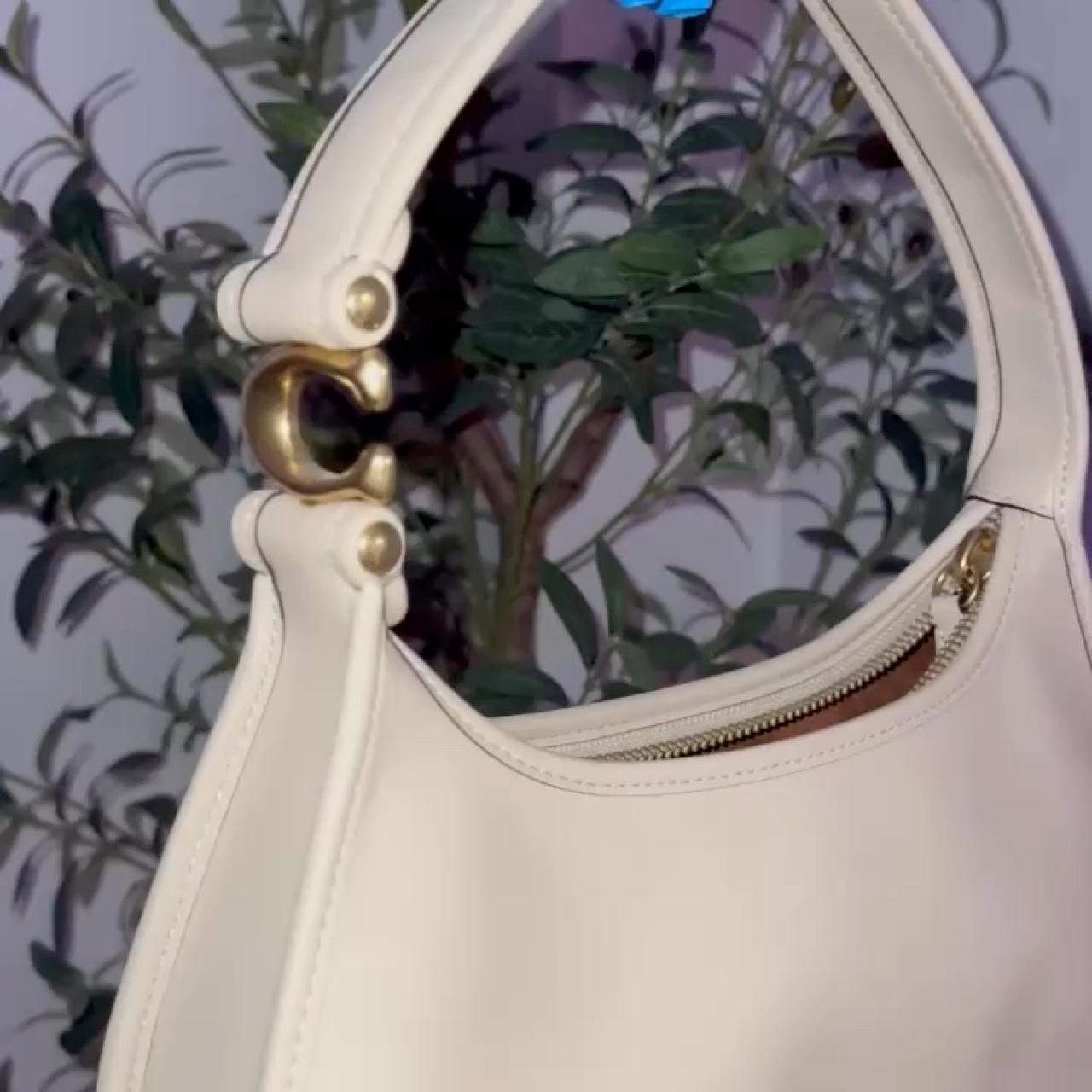 item listed by elleiraandco