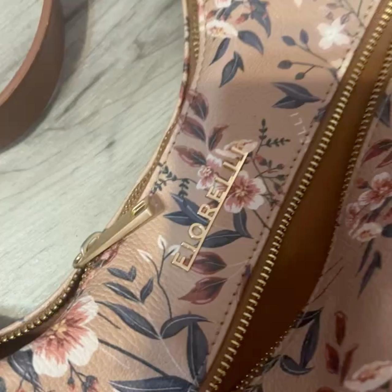 item listed by linazsells_