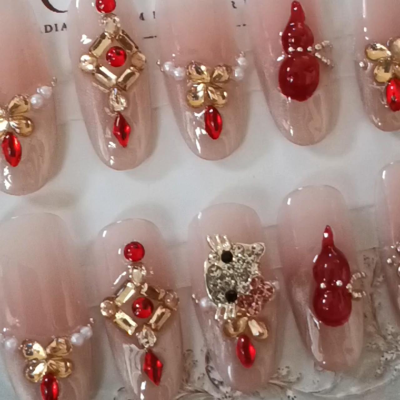 item listed by radiant_nails