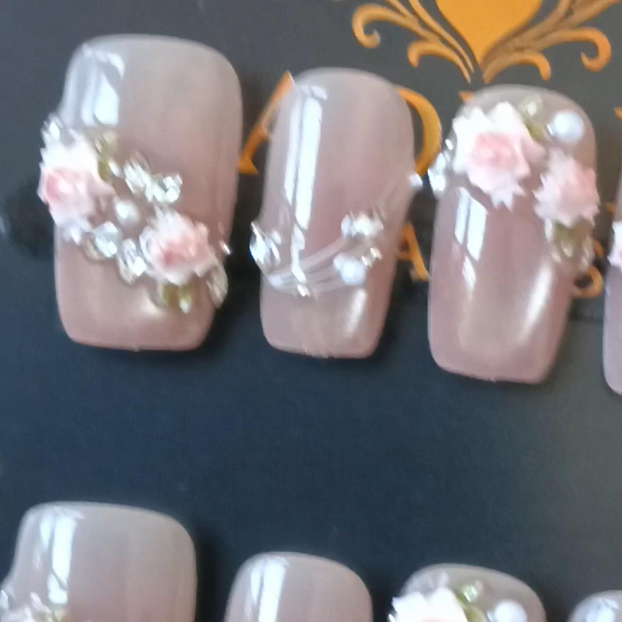 item listed by radiant_nails