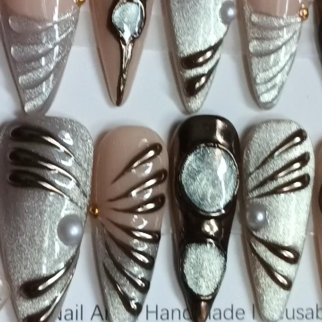 item listed by radiant_nails