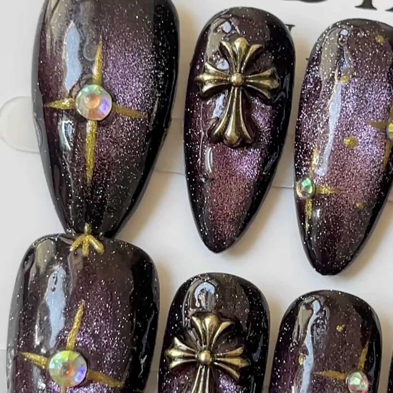 item listed by radiant_nails