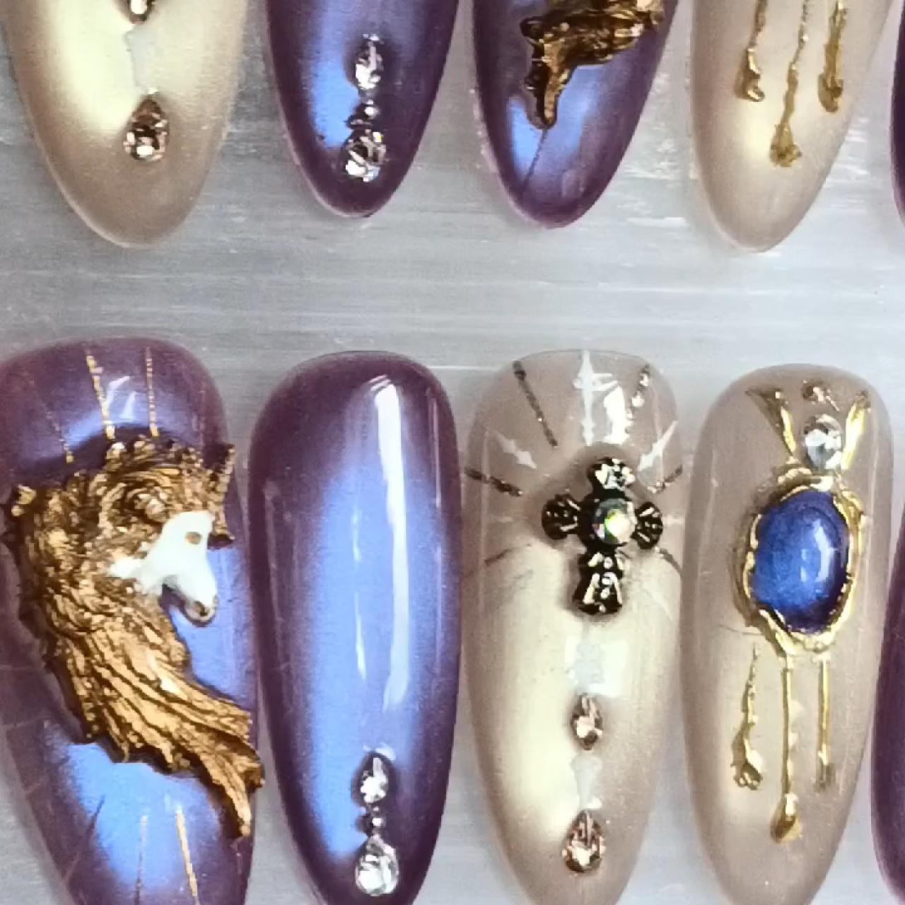 item listed by radiant_nails