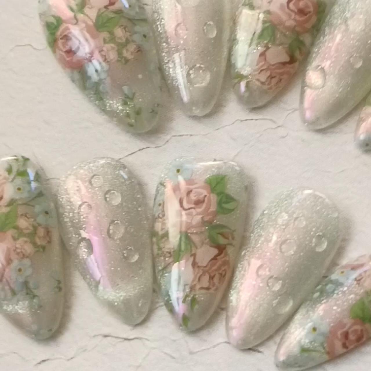 item listed by radiant_nails