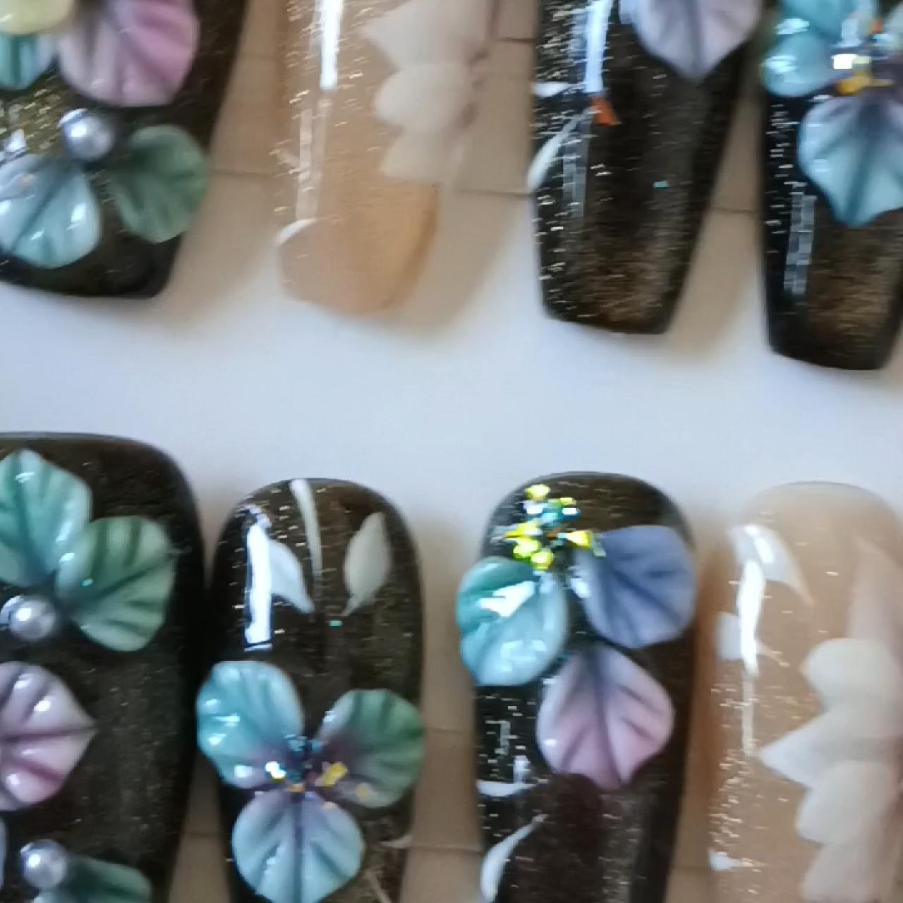 item listed by radiant_nails