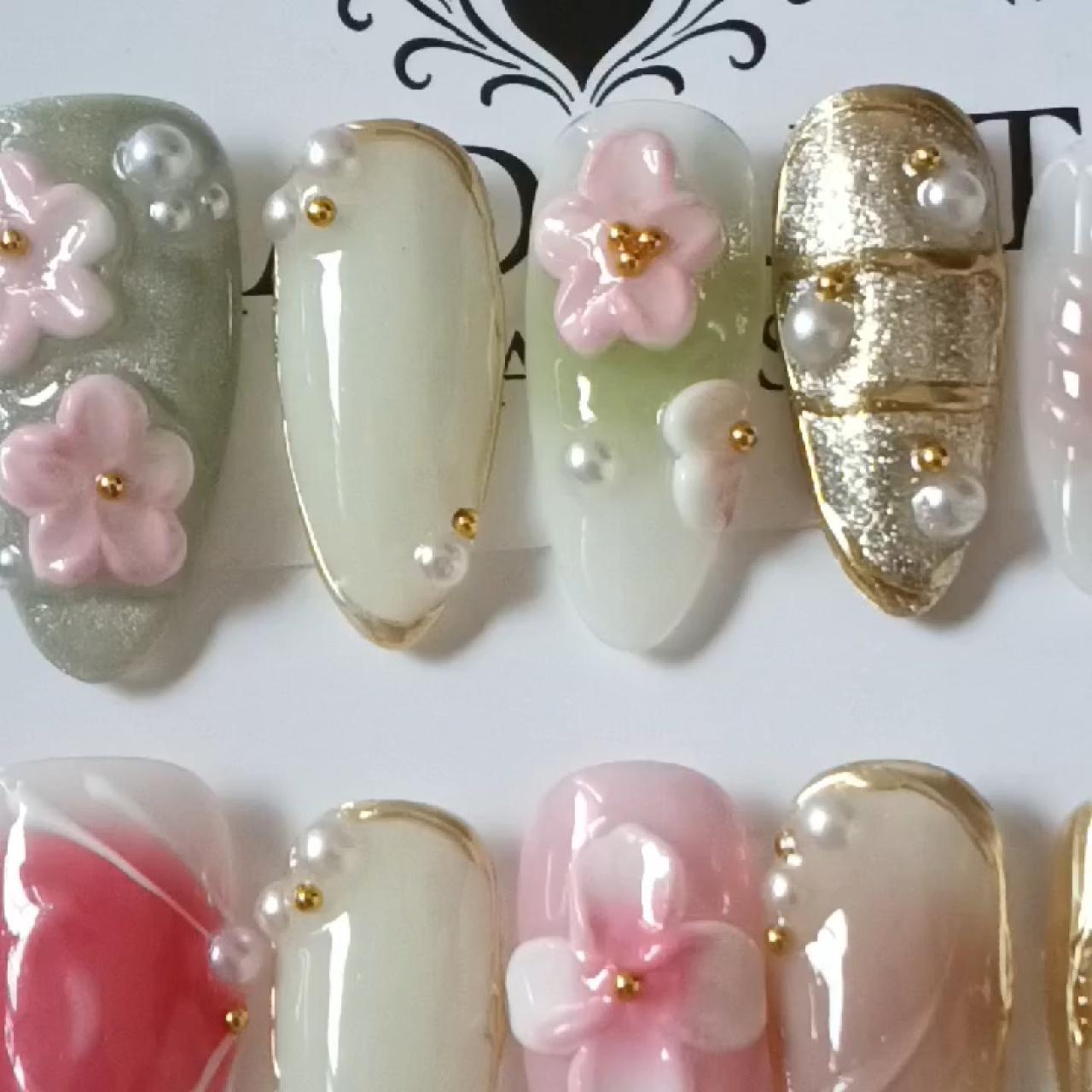 item listed by radiant_nails