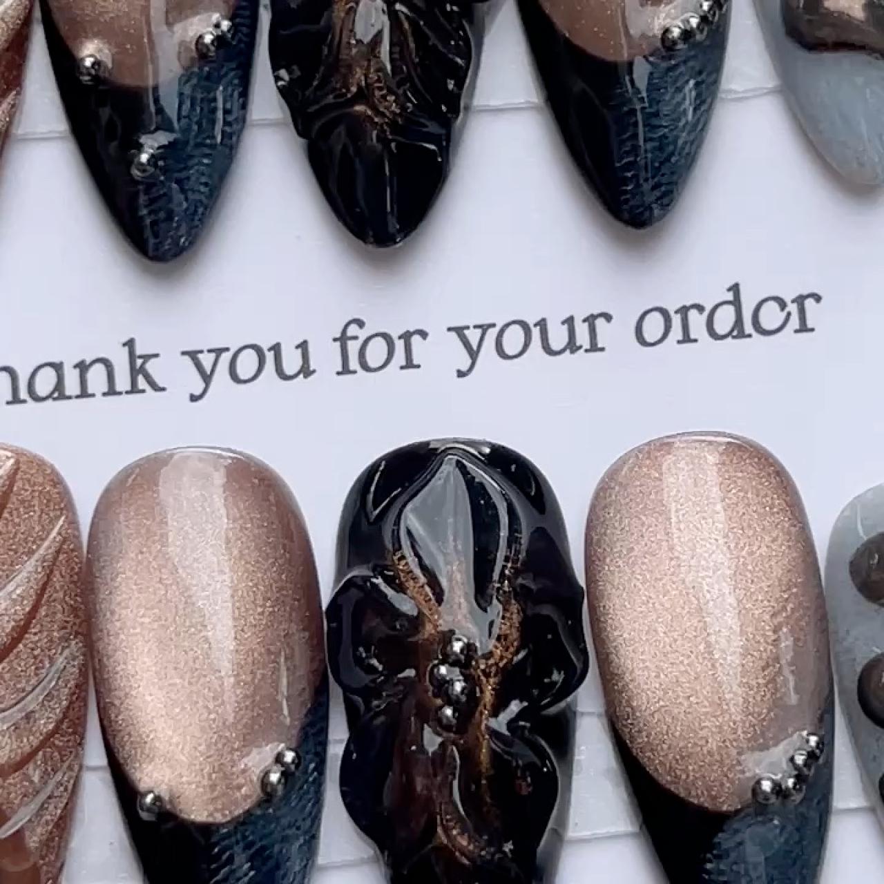 item listed by radiant_nails