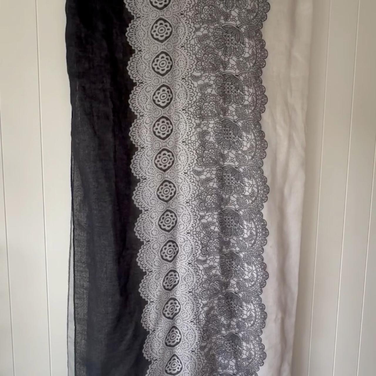 item listed by sarahspreloved_