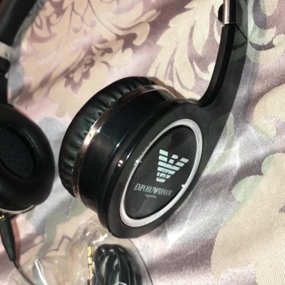 BRAND NEW EMPORIO ARMANI HEADPHONES Good for gym Dm Depop