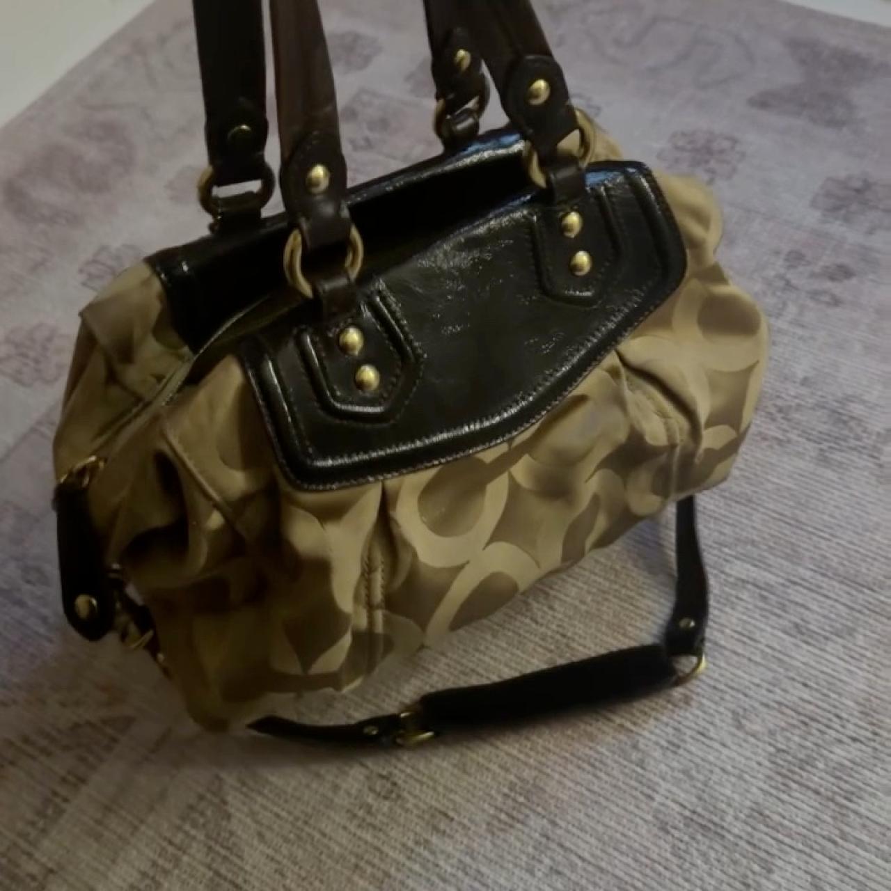 item listed by glittyxo