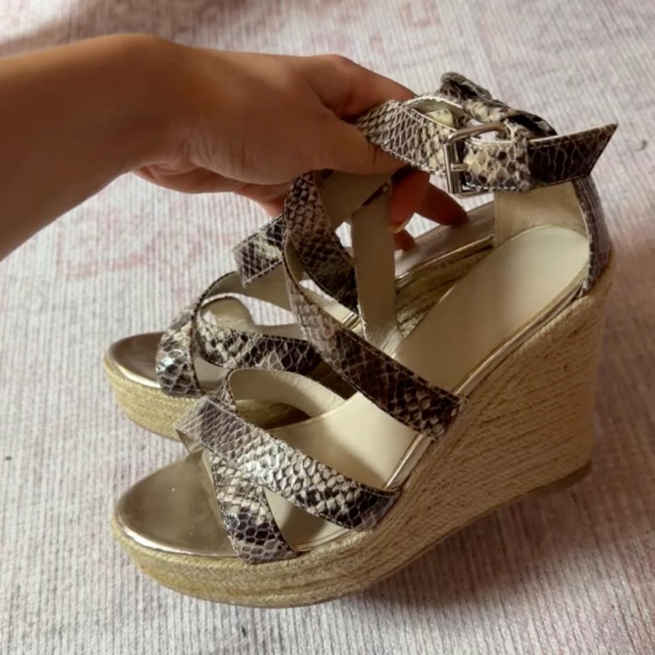 item listed by glittyxo