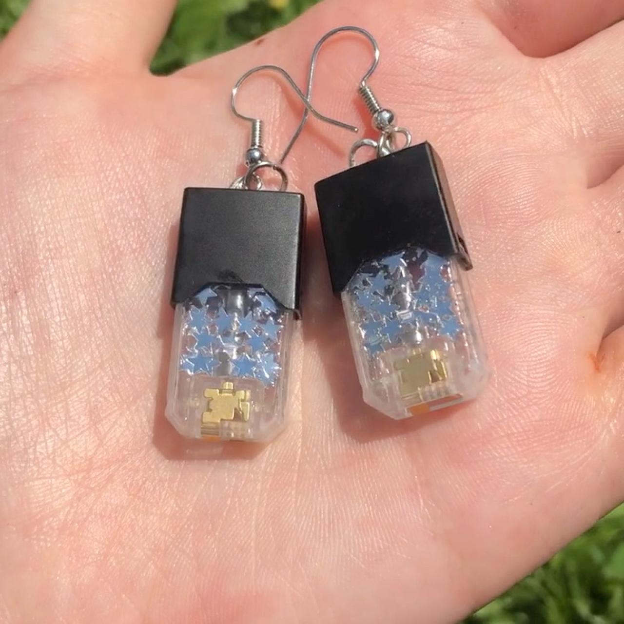 silver star juul pod earrings ! • these are for