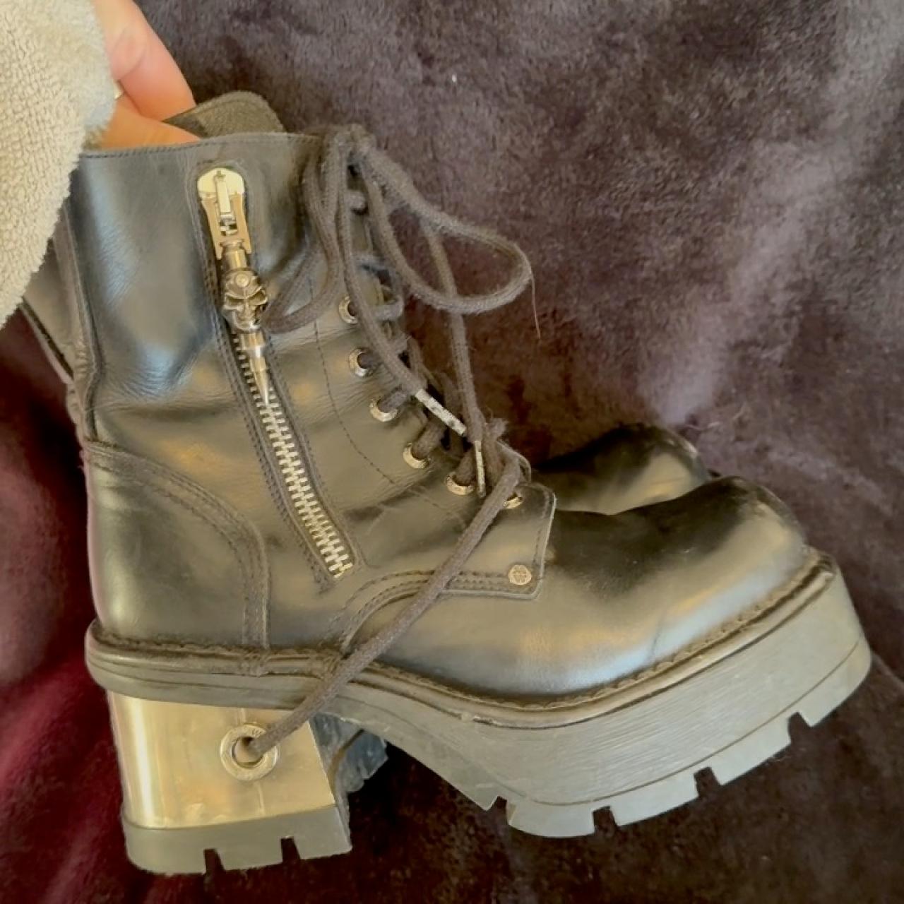 item listed by highvisibility