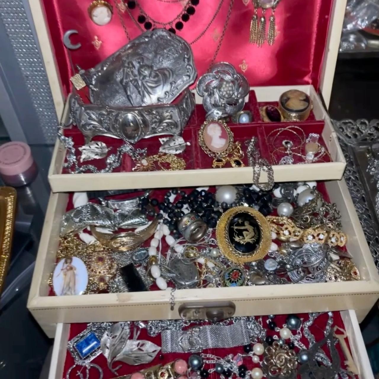 item listed by mysteryodds