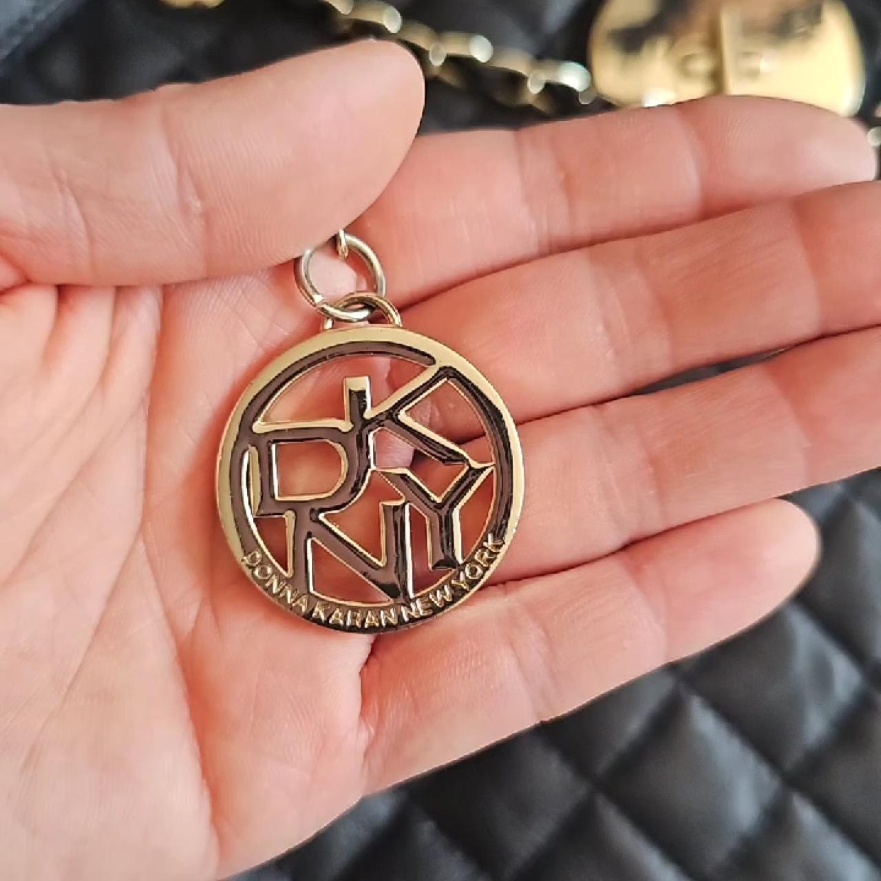 item listed by yooniversalfinds