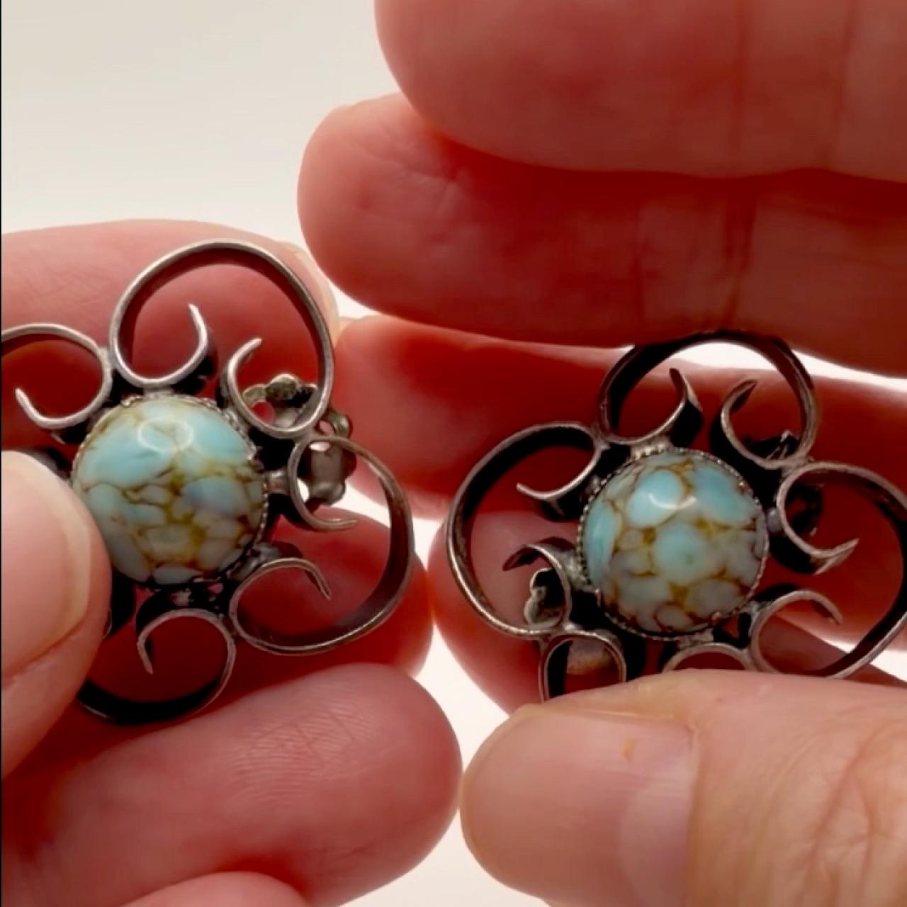 item listed by bea_bumblebee